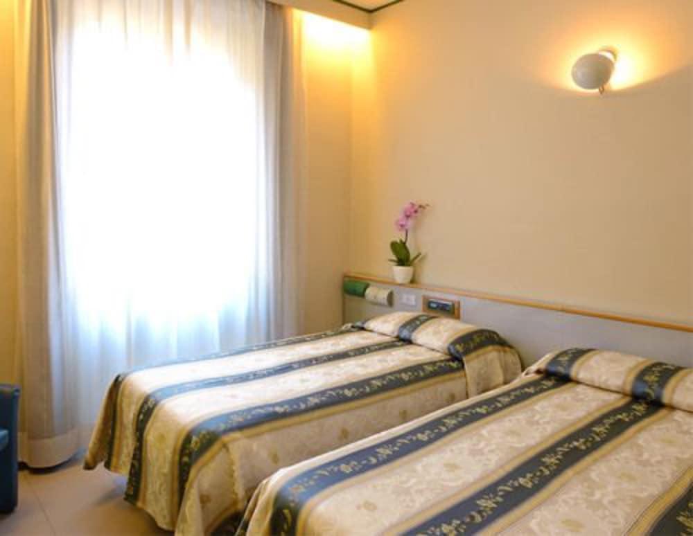 Hotel Sempione Milan Exterior photo